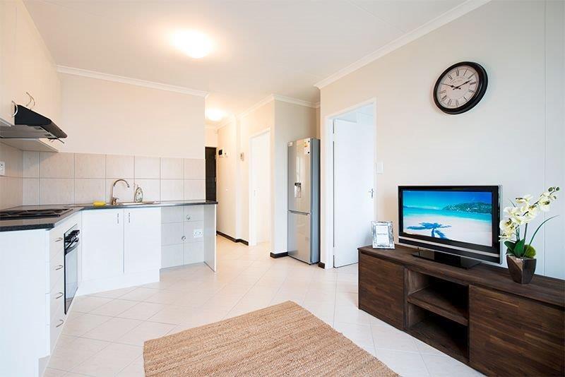 To Let 2 Bedroom Property for Rent in Buh Rein Estate Western Cape